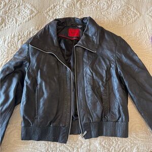 100% LEATHER vintage Nicole Miller cropped jacket - broken in, soft, stylish (S)